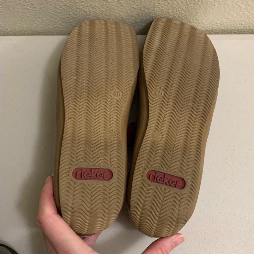 Rieker Red Leather Mary Janes Shoes Women’s Size 40 (Size 8.5-9) Laser Cut - Picture 3 of 10